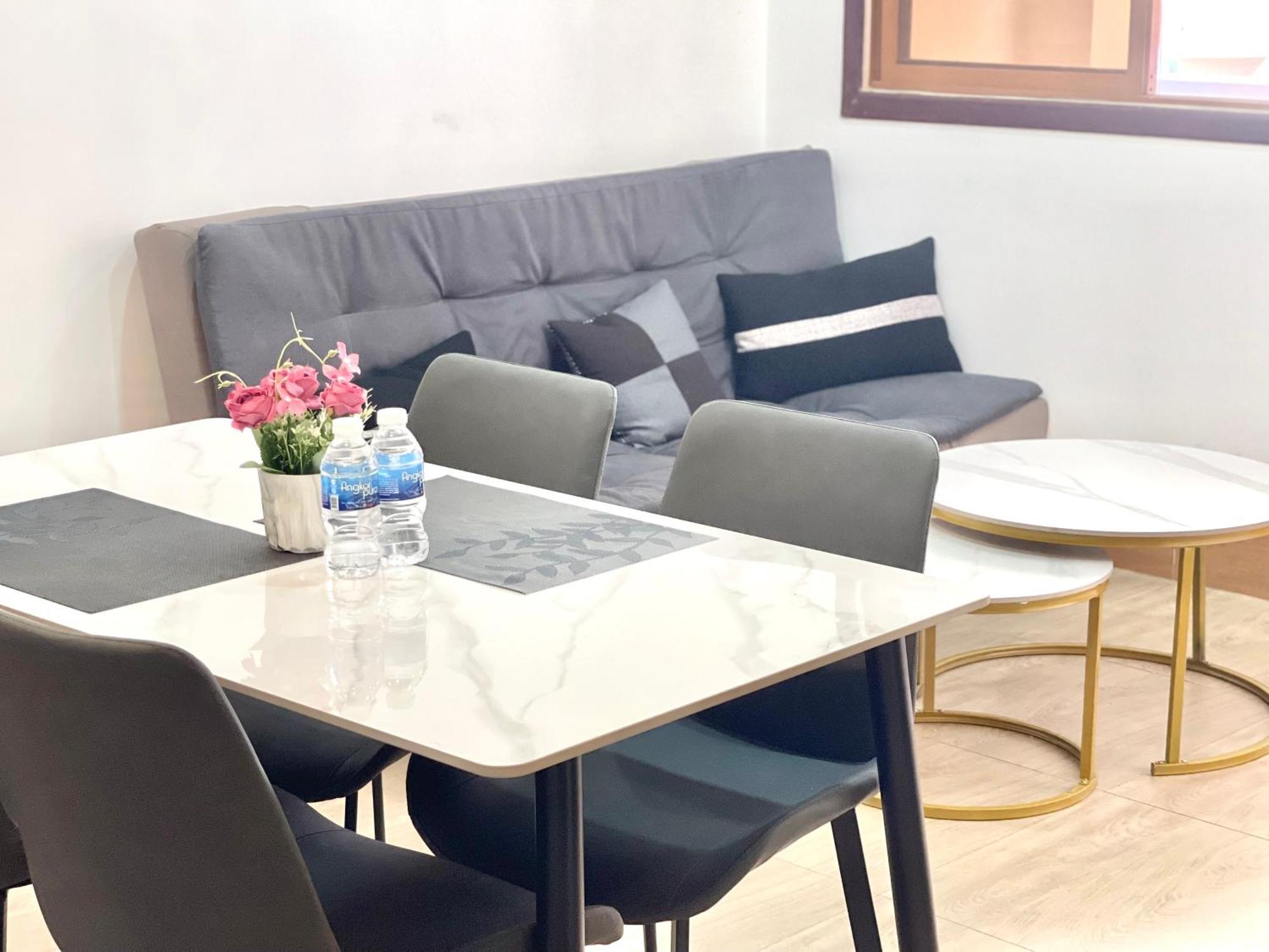Sky Hotel Central Phnom Penh - Rooms & Apartments Экстерьер фото